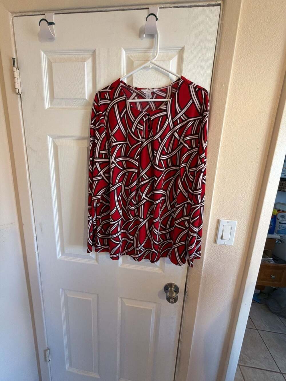 Liz Claiborne Women's Red and White Geometric Print Long Sleeve Blouse